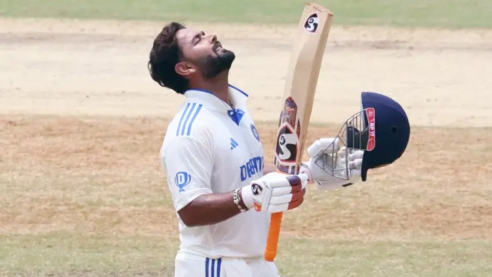 भारतीय विकेटकीपर बल्लेबाज Rishabh Pant ने श्रीलंका के खिलाफ गॉल टेस्ट में अपने करियर का 100वां टेस्ट छक्का लगाकर ऐतिहासिक उपलब्धि हासिल की।