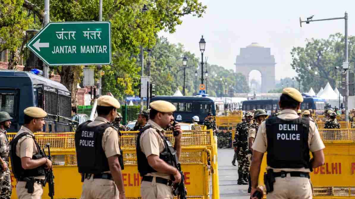 जंतर-मंतर प्रदर्शन सुरक्षा: दिल्ली की सीमाओं पर कड़ी निगरानी, ट्रैफिक व्यवस्था को लेकर अलर्ट